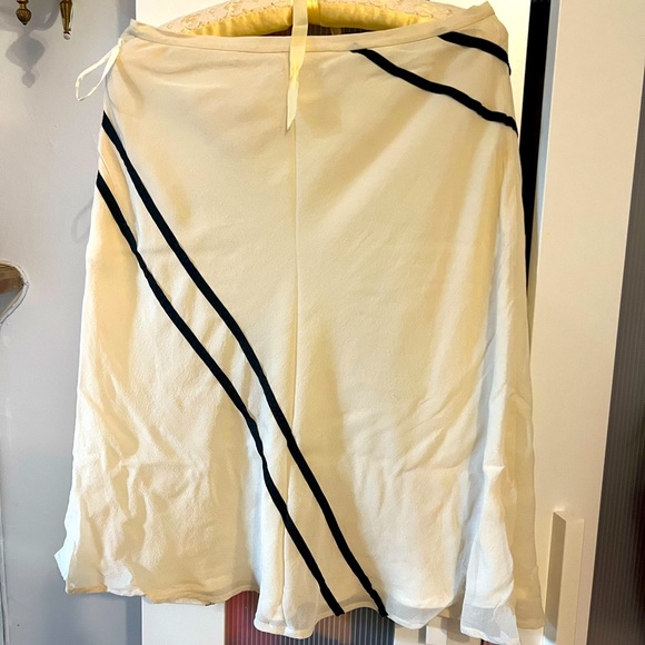 Classic A-line Skirt - Picture 3 of 4